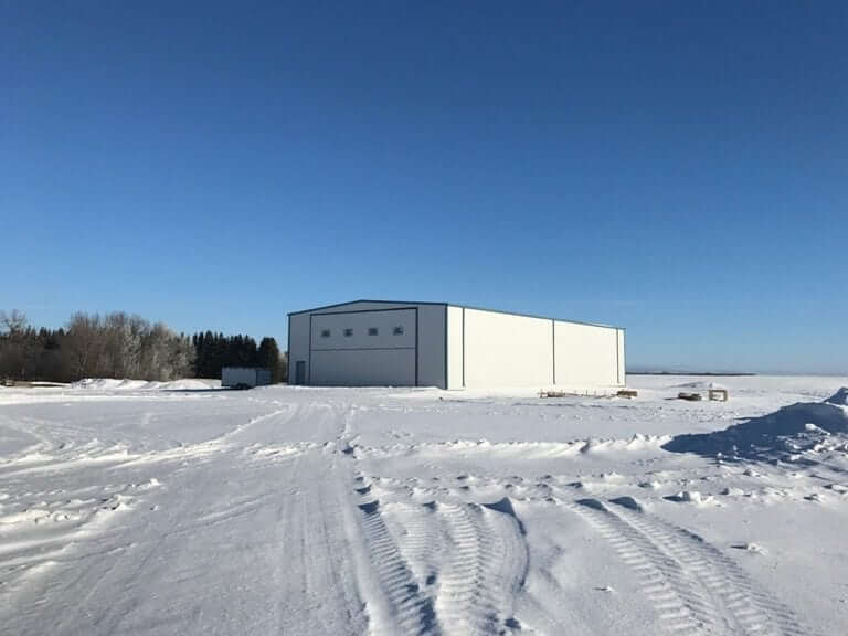 aircraft hanger 80 feet by 100 feet long with clear span interior