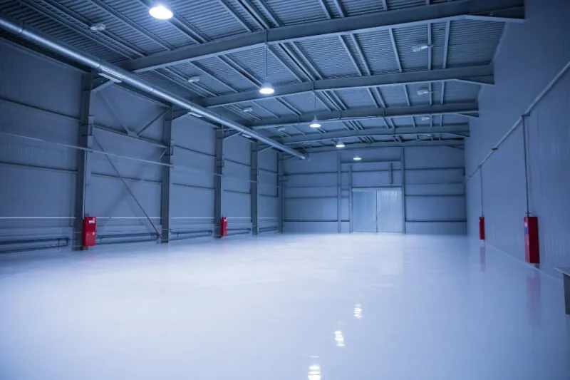 Clear-span steel building interior with no columns